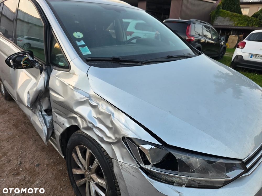 Volkswagen Touran - 17