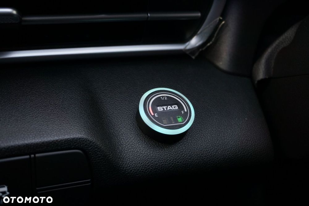 Hyundai Elantra - 12