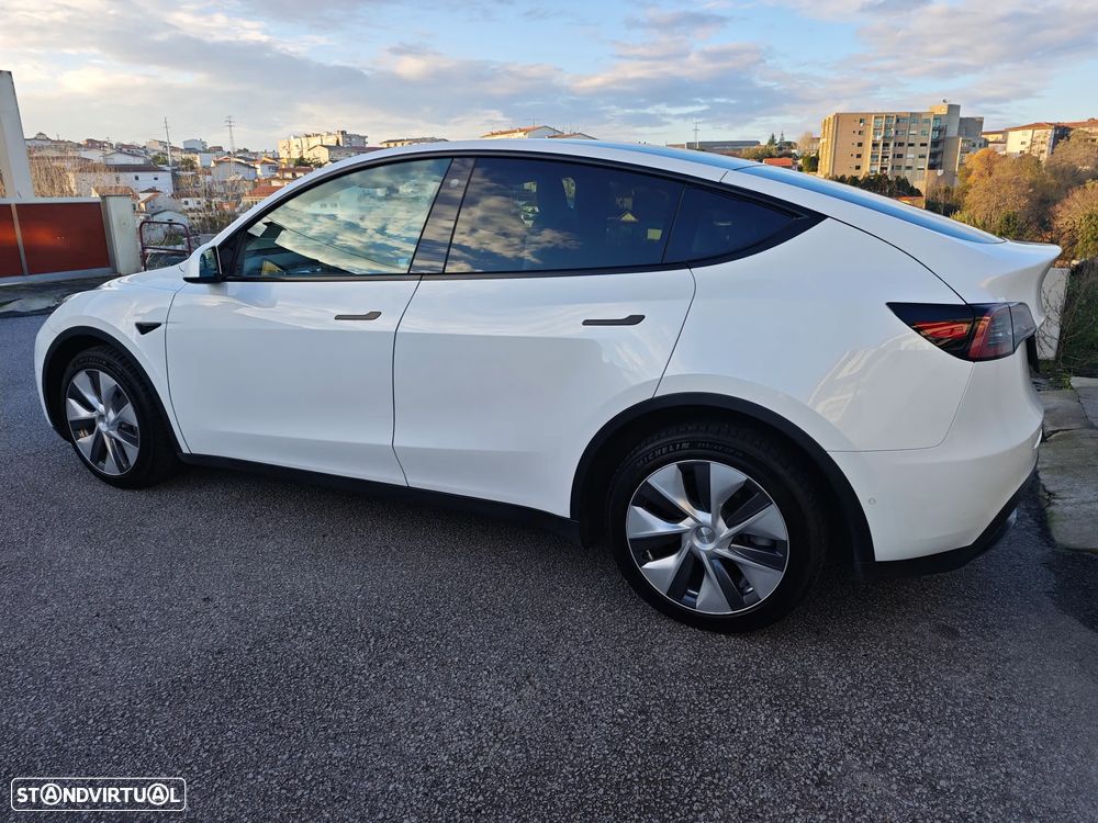 Tesla Model Y Long Range Dual Motor AWD - 12