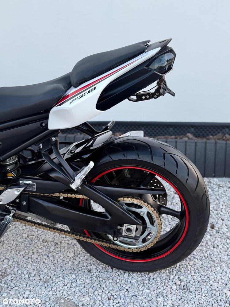 Yamaha FZ8 - 12