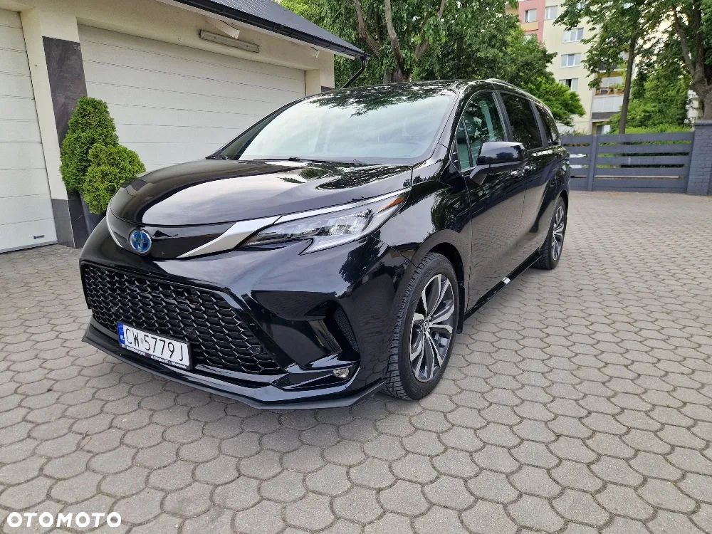 Toyota Sienna - 3