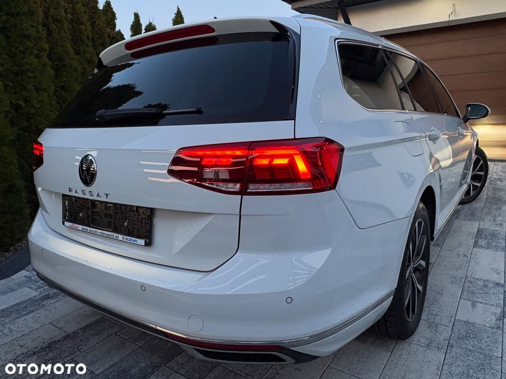 Volkswagen Passat Variant 2.0 TDI EVO Elegance DSG - 21