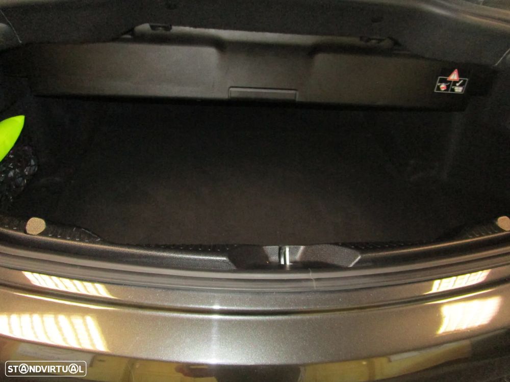 Mercedes-Benz C 220 d Cabrio 9G-Tronic AMG Line Plus - 22