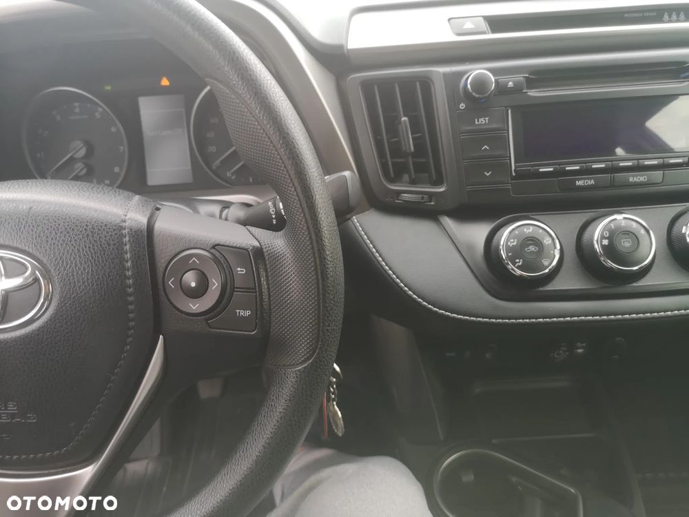 Toyota RAV4 2.0 Active EU6 - 10