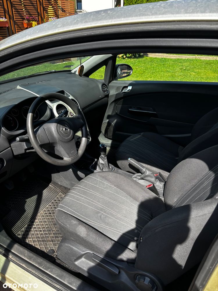 Opel Corsa 1.2 16V Enjoy - 8