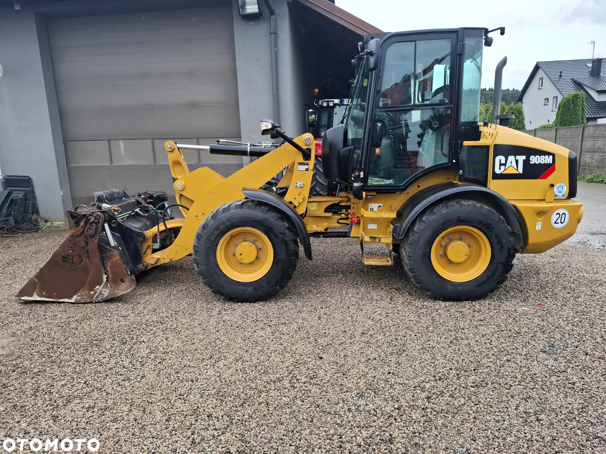 Caterpillar CAT 908 M - 3
