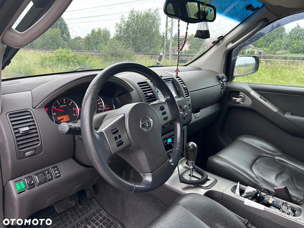 Nissan Pathfinder 2.5 DCi Elegance + - 19