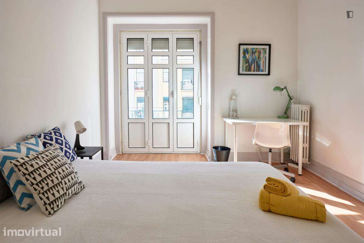 Quarto - localizado em Marquês de Pombal Lisbon - Grande imagem: 3/52