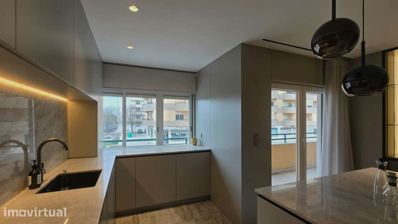 Apartamento de luxo completamente mobilado em zona central de Lisboa - Grande imagem: 3/14