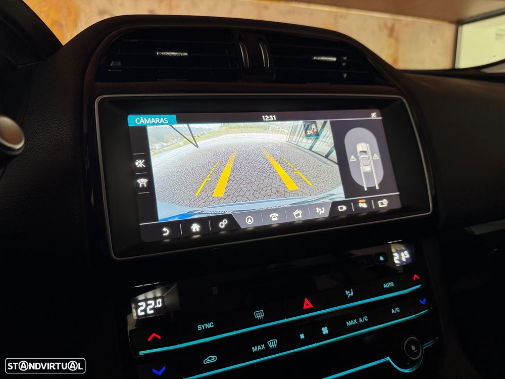 Jaguar F-Pace 2.0 i4D Pure - 31