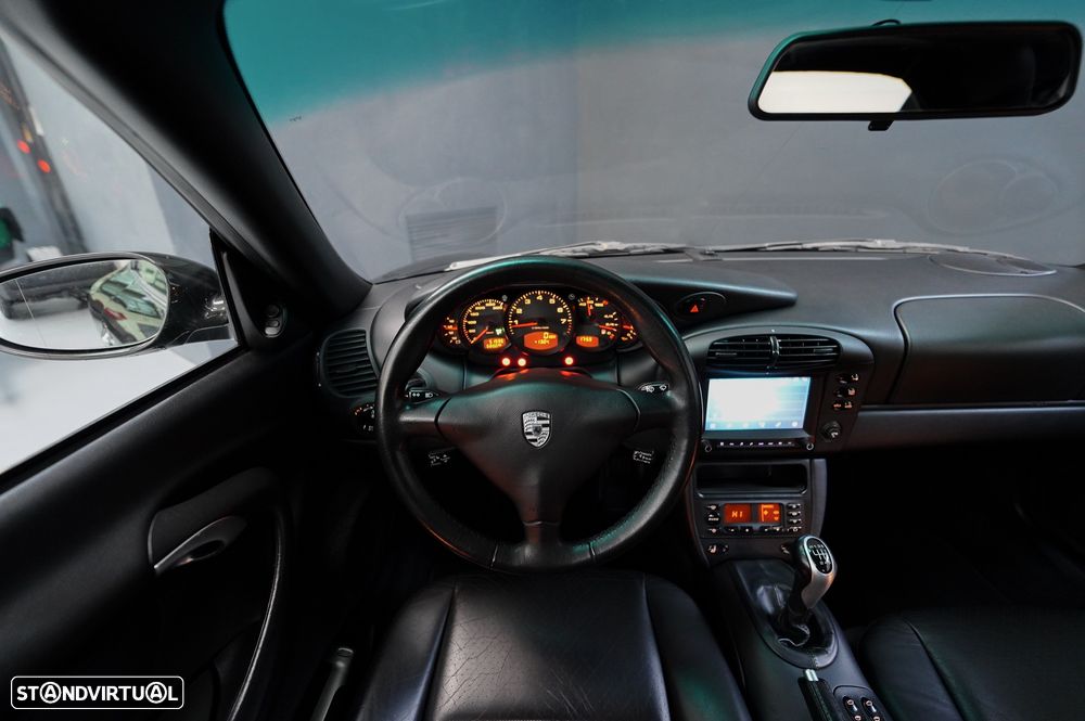 Porsche 911 (996) Carrera Cabrio - 38