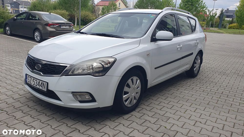 Kia Ceed - 1