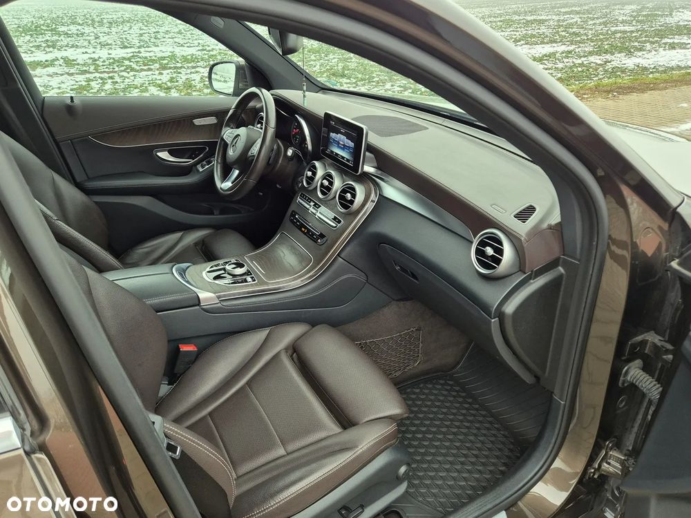 Mercedes-Benz GLC - 31