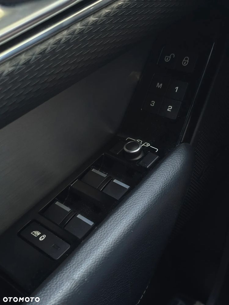 Land Rover Range Rover Velar 2.0d R-Dynamic HSE - 29