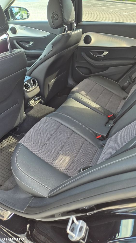Mercedes-Benz Klasa E 220 d 4-Matic Avantgarde - 17