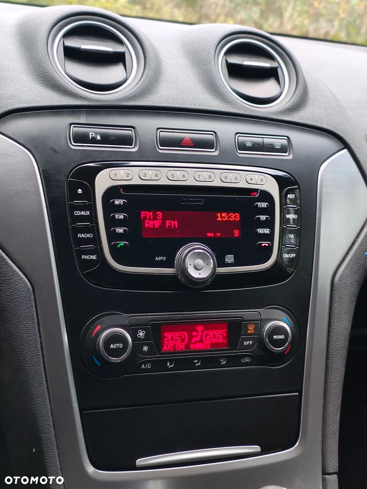 Ford Mondeo - 22