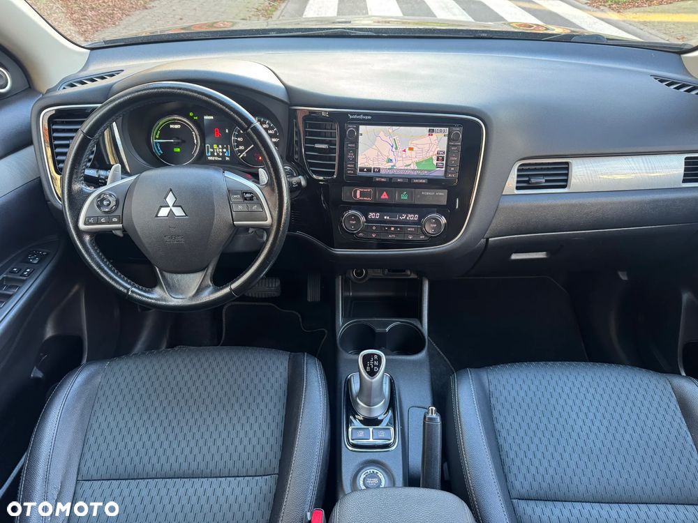 Mitsubishi Outlander 2.0 4WD Plus - 4