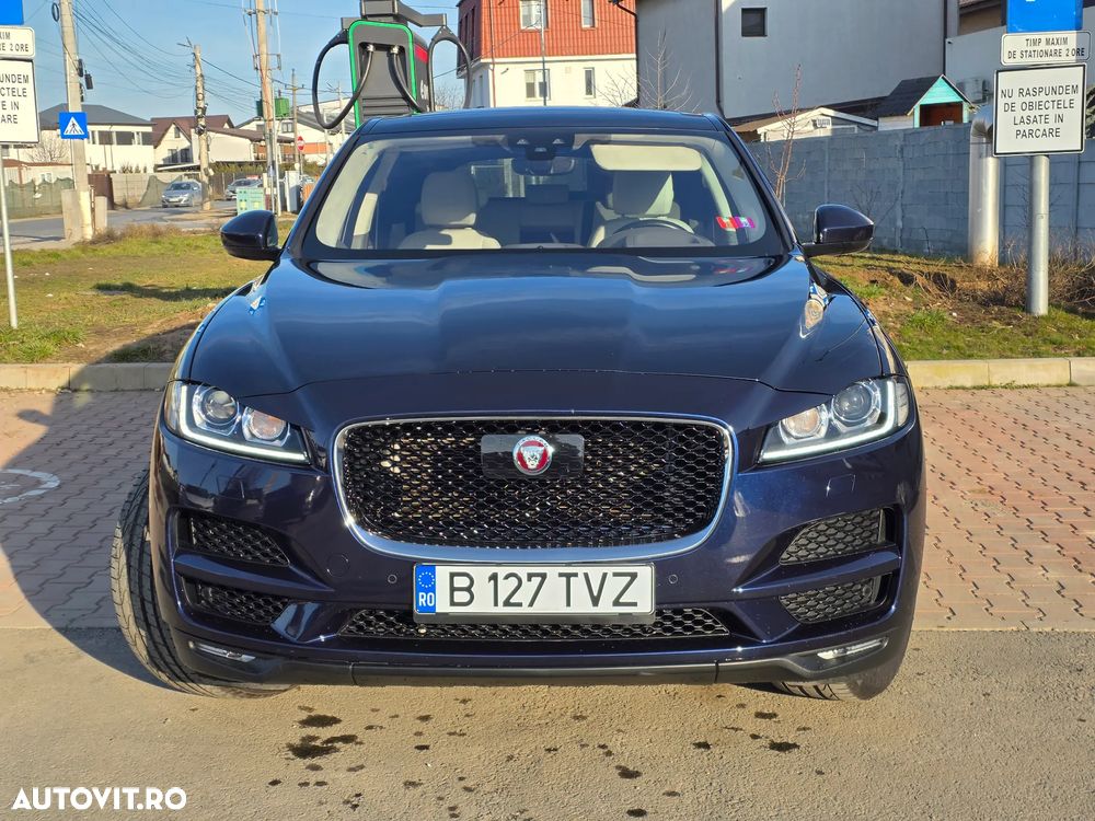 Jaguar F-Pace 30t AWD Portfolio - 1