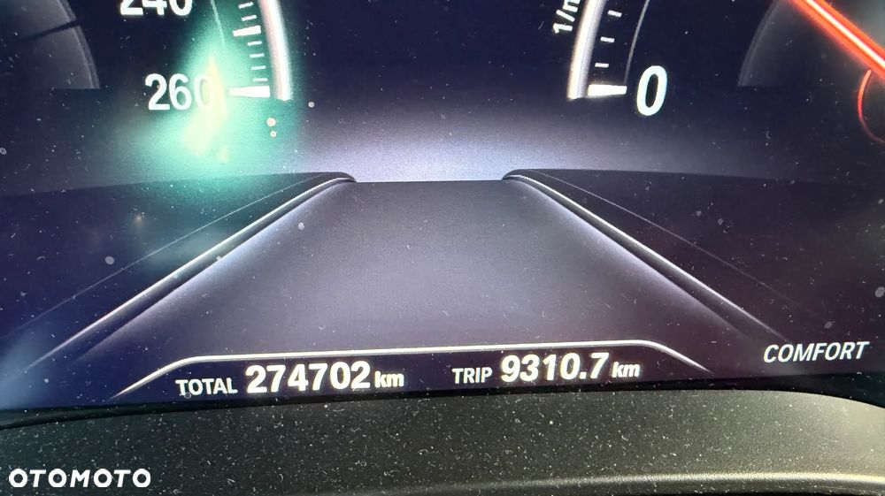 BMW Seria 5 520d xDrive - 17