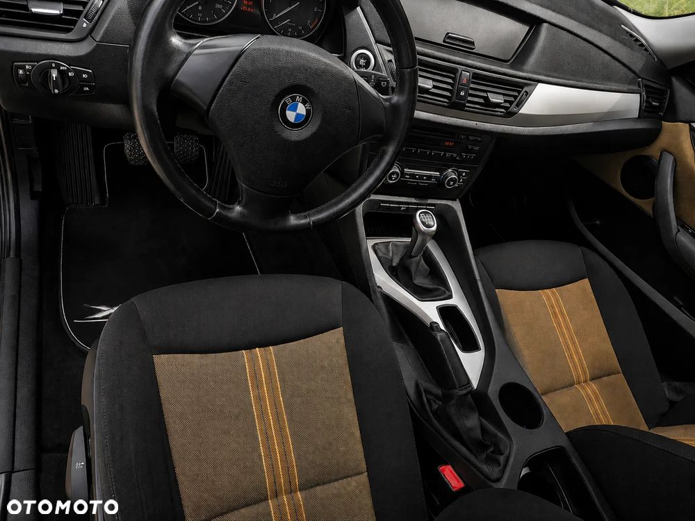 BMW X1 sDrive18i xLine - 19