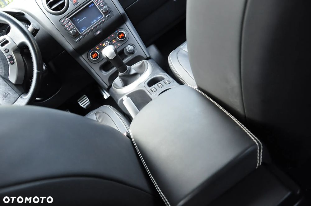 Nissan Qashqai+2 - 21