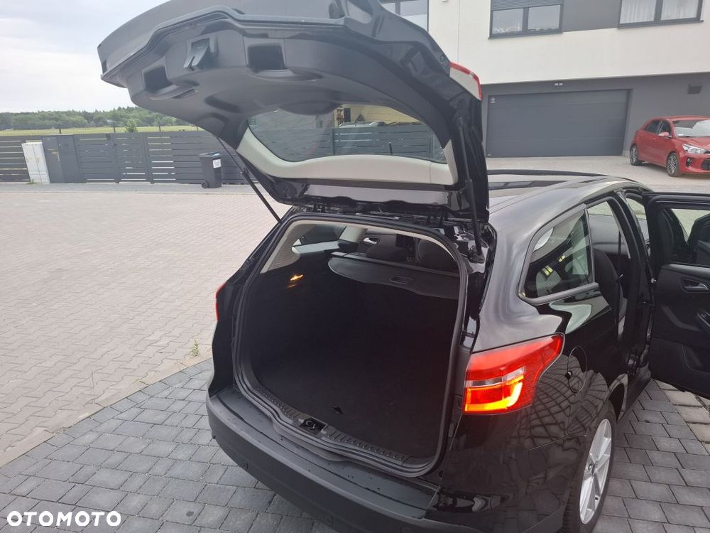 Ford Focus 1.5 TDCi SYNC Edition PowerShift - 26