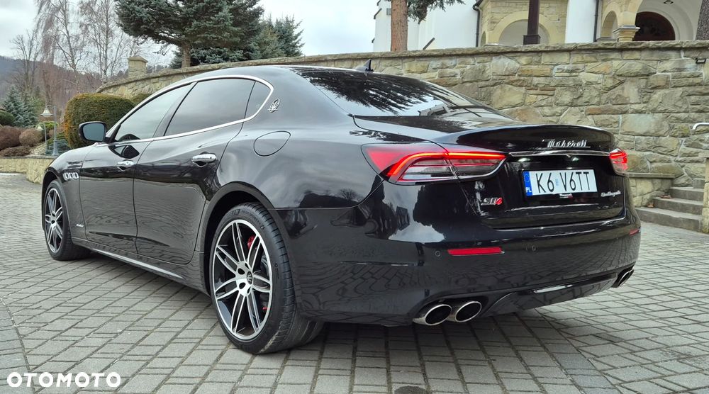 Maserati Quattroporte - 10