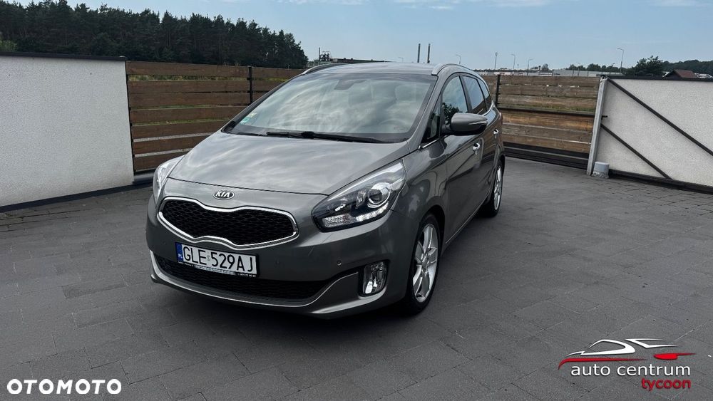 Kia Carens - 2