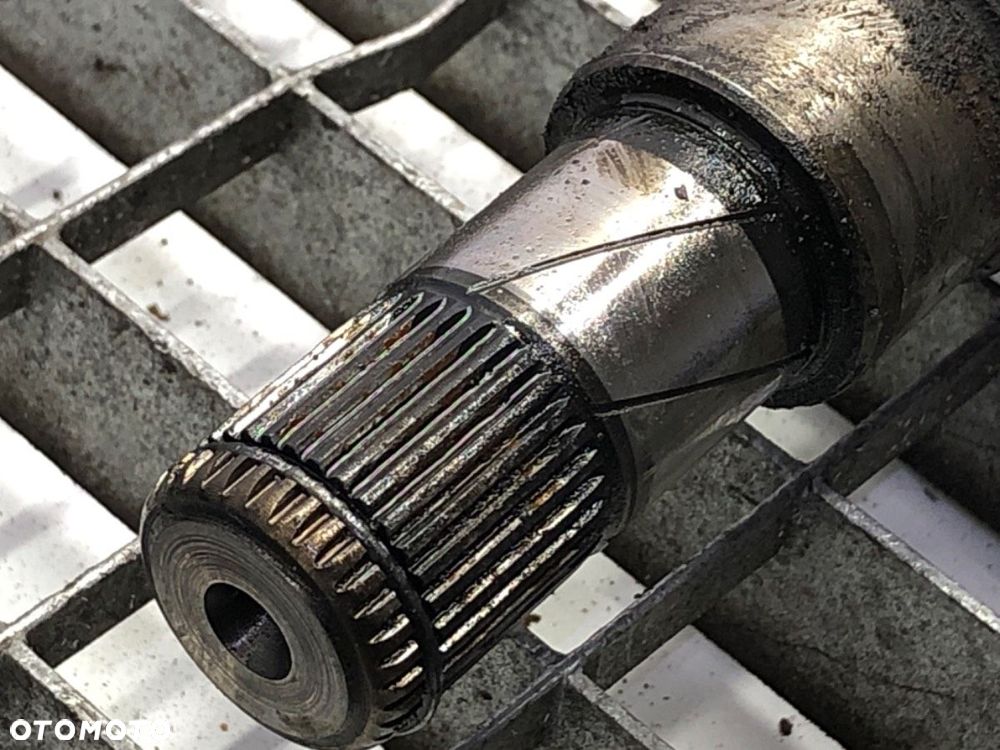 PÓŁOŚ PRAWY PRZÓD  CHEVROLET CRUZE liftback (J305) 2010 - 2022 1.8 104 kW [141 KM] benzyna 2011 - 2