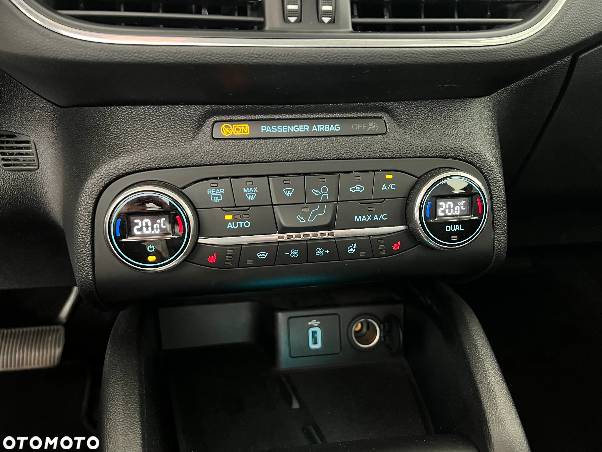 Ford Focus 1.5 EcoBlue Active Business - 30