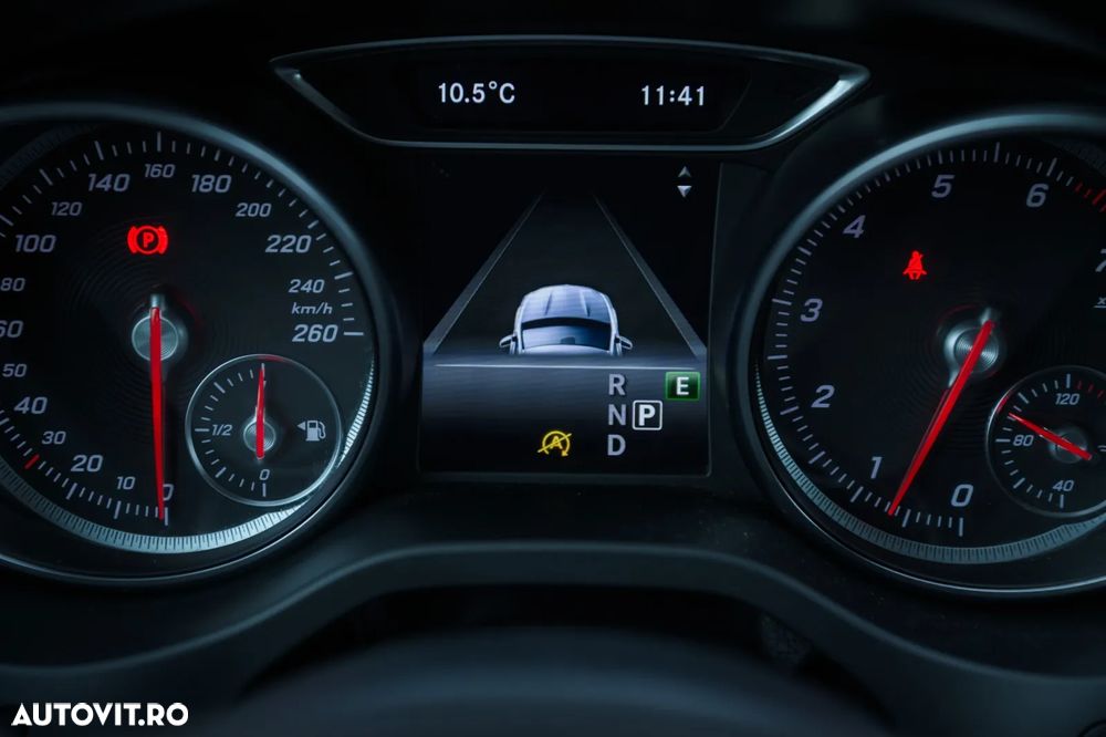 Mercedes-Benz GLA 200 7G-DCT SCORE! - 27