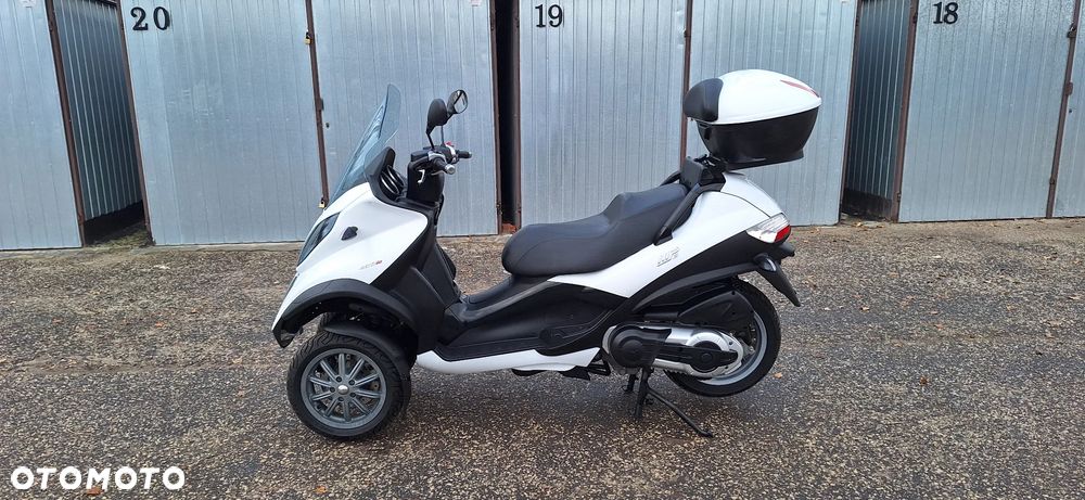 Piaggio MP-3 - 4