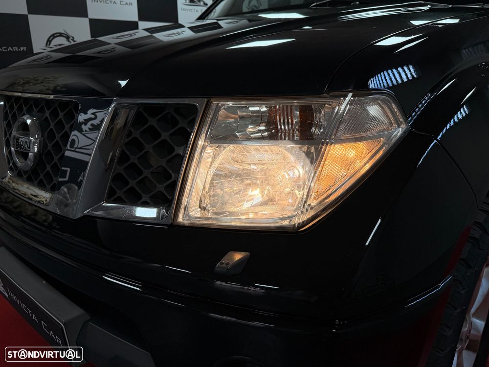 Nissan Navara 2.5 dCi CD LE Premium AT - 11