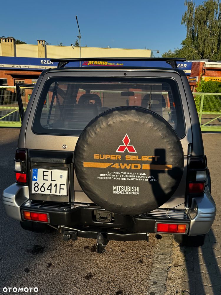 Mitsubishi Pajero - 20