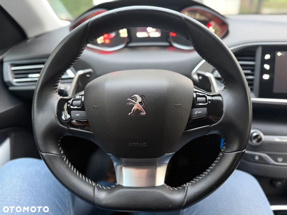 Peugeot 308 BlueHDi 130 EAT8 Business - 38