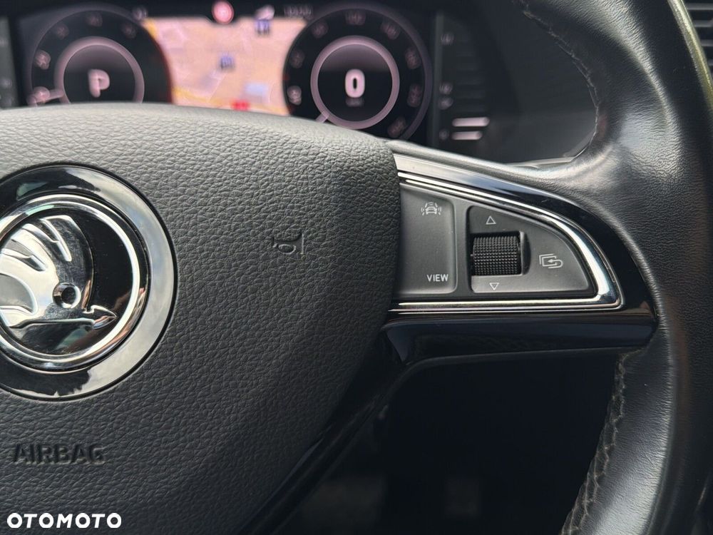 Skoda Superb 2.0 TDI SCR 4x4 L&K DSG - 17
