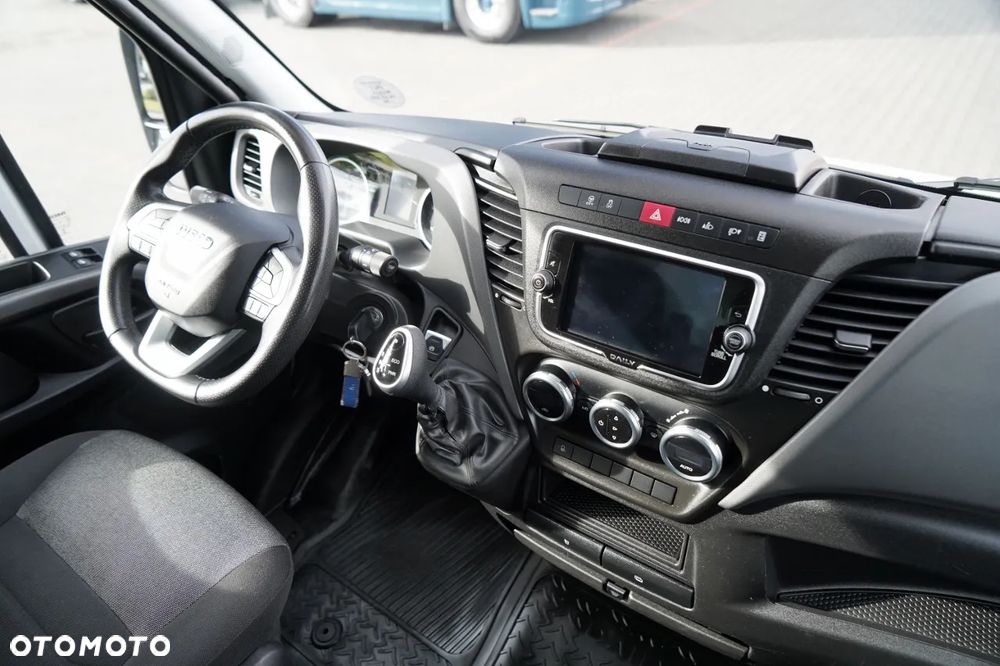 Iveco DAILY 35-180 / KONTENER / AUTOMAT HI-MATIC  / BLIŹNIAK / 2022 / SPROWADZONY - 28