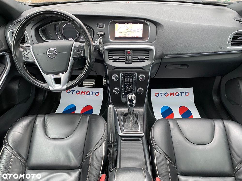 Volvo V40 D3 Geartronic RDesign - 12