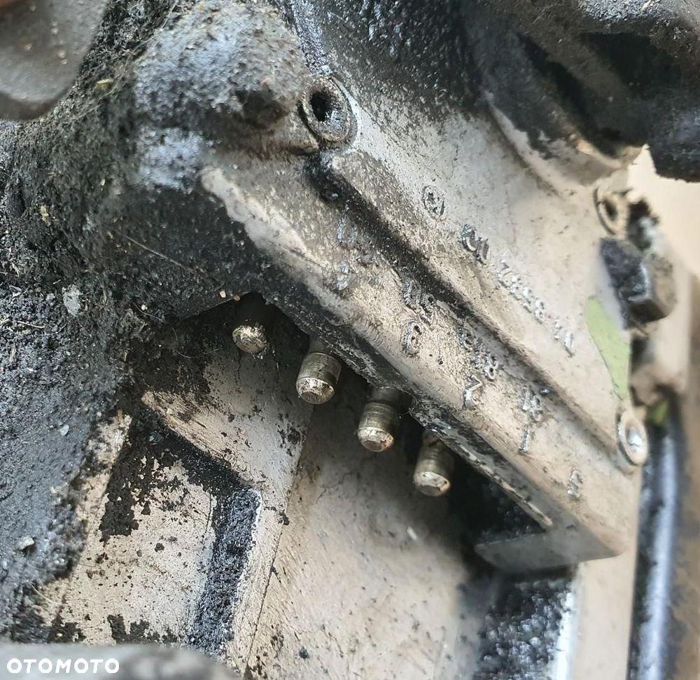 SKRZYNIA BIEGÓW 115270 AUTOMAT MERCEDES W115 W123 3.0 D - 6