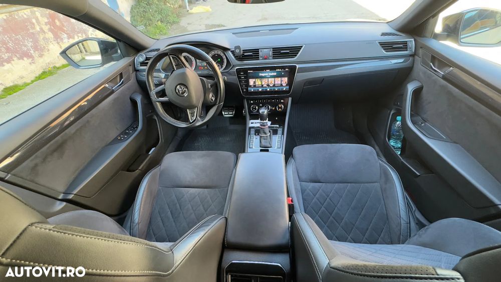 Skoda Superb 2.0 TDI DSG Sportline - 4