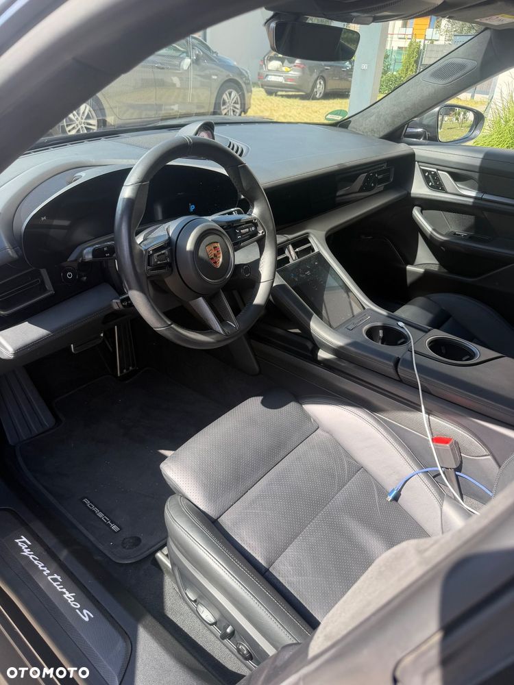 Porsche Taycan Turbo S - 3