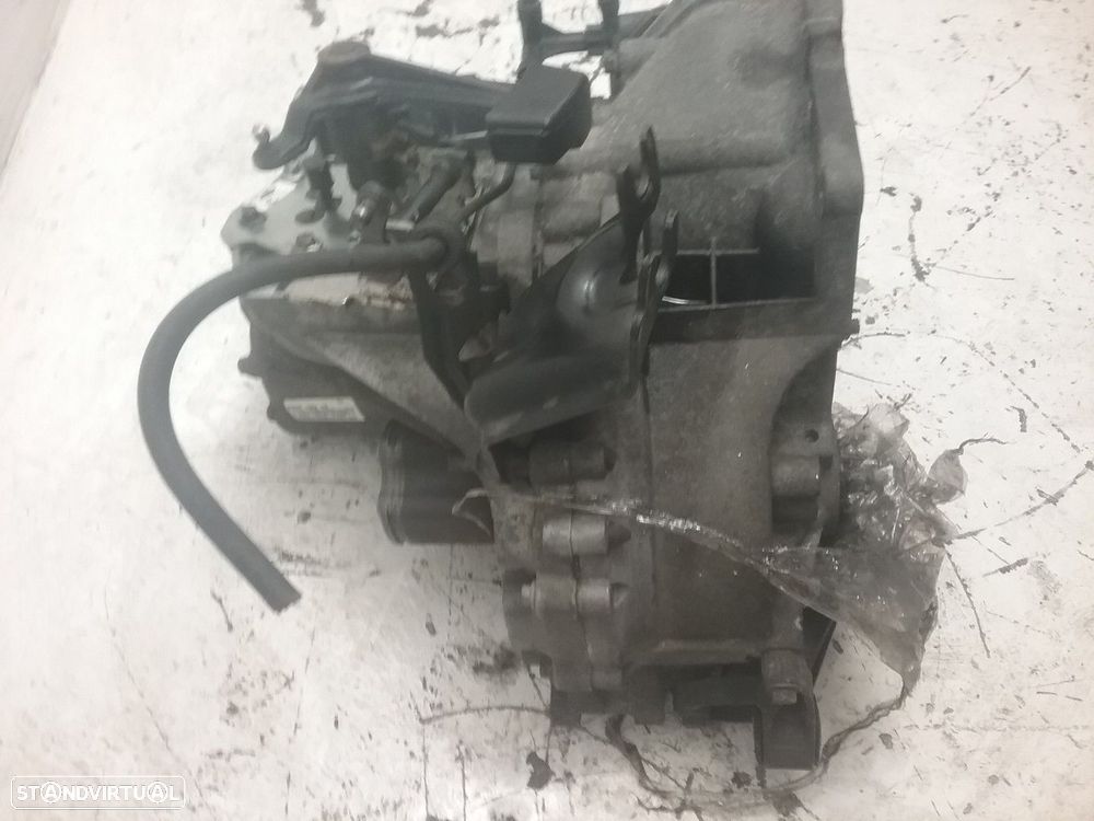Caixa de velocidades manual FORD FOCUS II 1.6 TDCi REF. 6M5R-7002-YB MOTOR HHDA - 3
