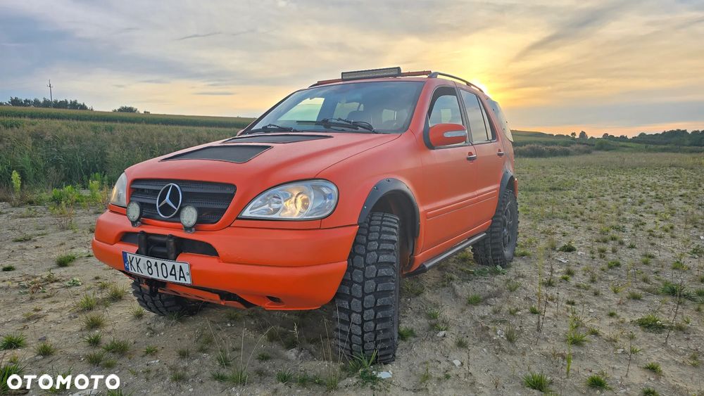 Mercedes-Benz ML - 12