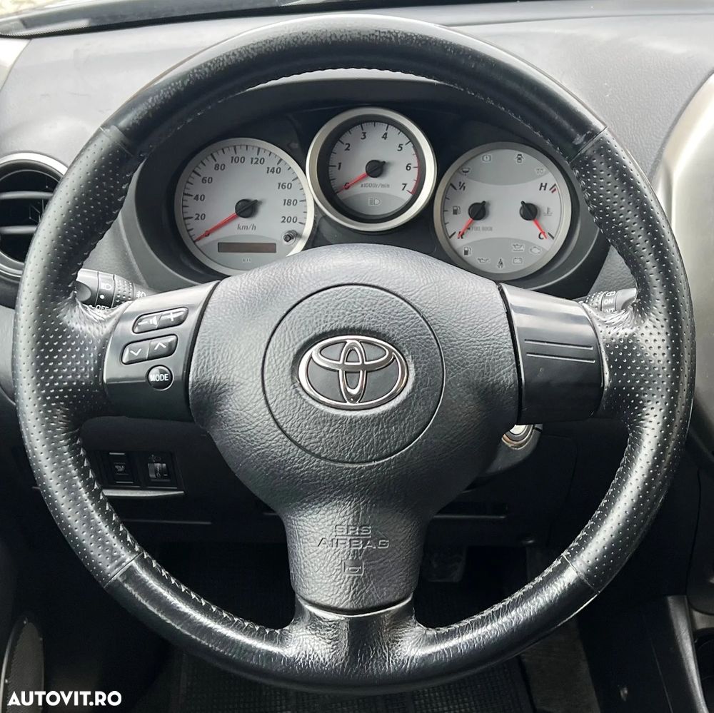 Toyota RAV4 D-4D 4x4 Edition - 11