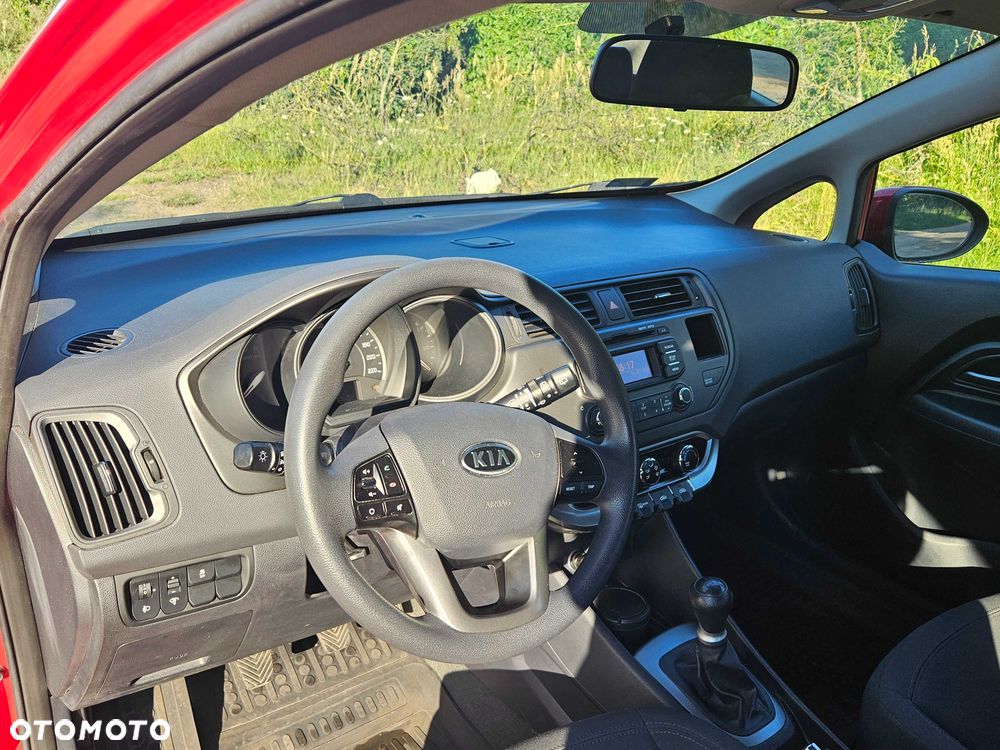 Kia Rio - 5