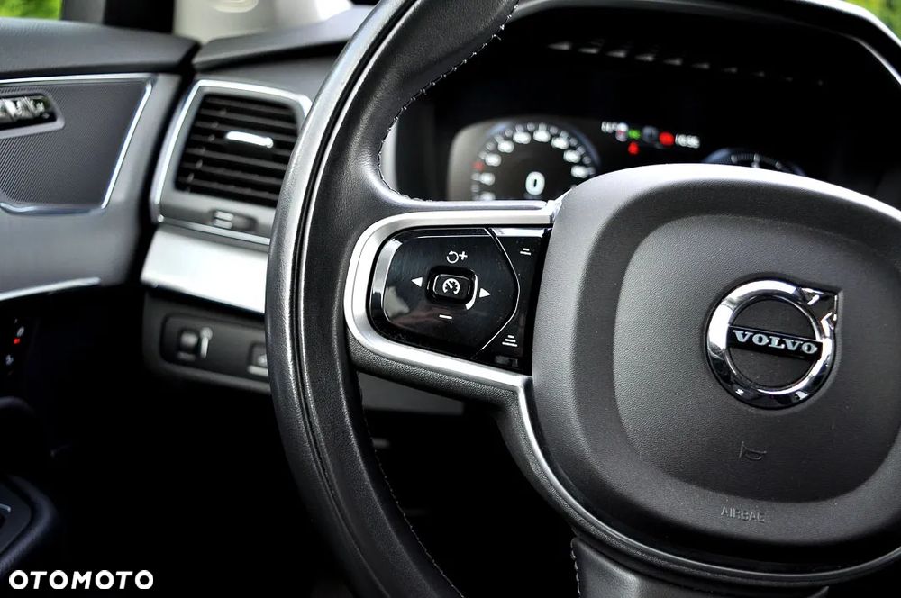 Volvo XC 90 B5 D AWD Geartronic Momentum Pro - 28