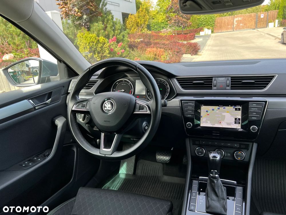 Skoda Superb 2.0 TDI Style DSG - 11