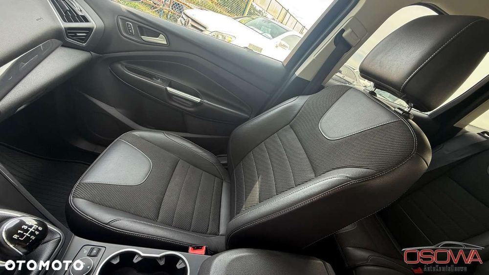 Ford Kuga 2.0 TDCi FWD Titanium Plus - 25