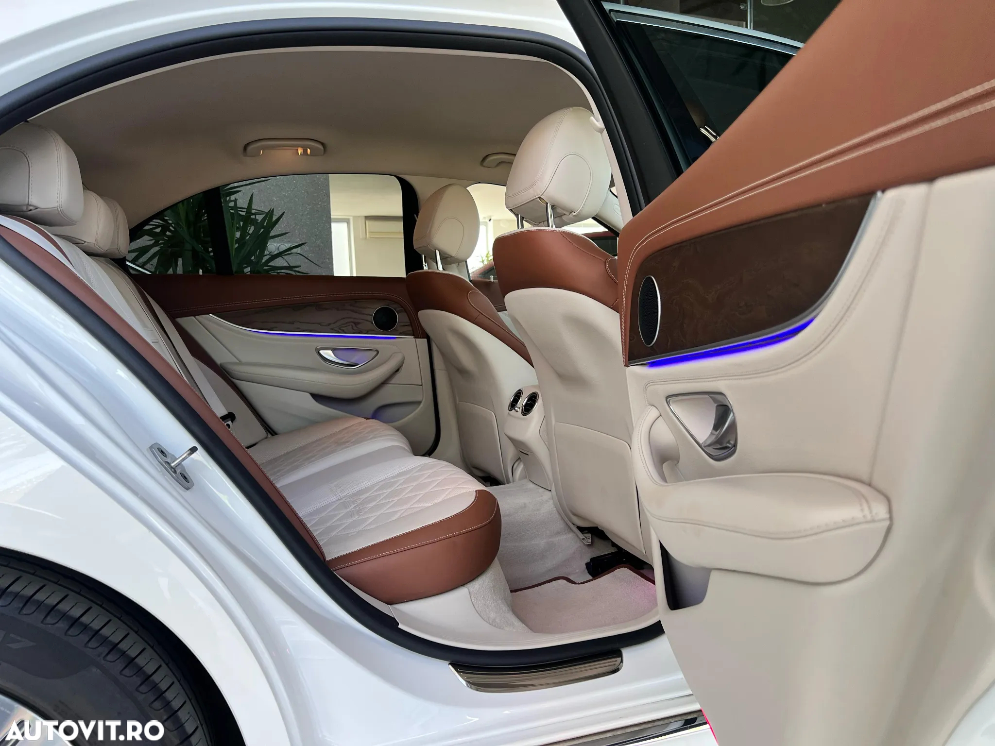 Mercedes-Benz E - 18