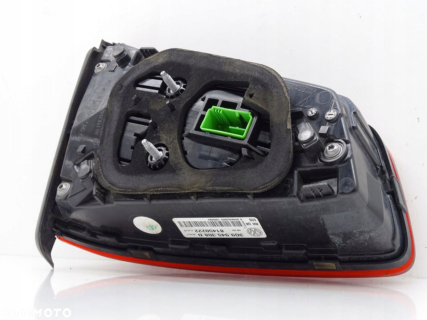 LAMPA LED PRAWY TYŁ PRAWA TYLNA W KLAPĘ KLAPY VW PASSAT B8 3G 3G9945308D - 3